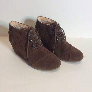 TOMS Desert Suede Booties Size 7.5